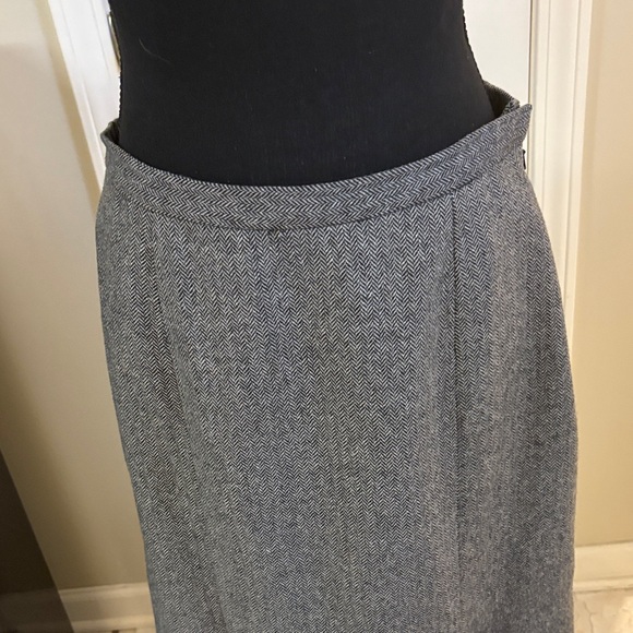 Eddie Bauer Gray Midi Skirt - Picture 2 of 7